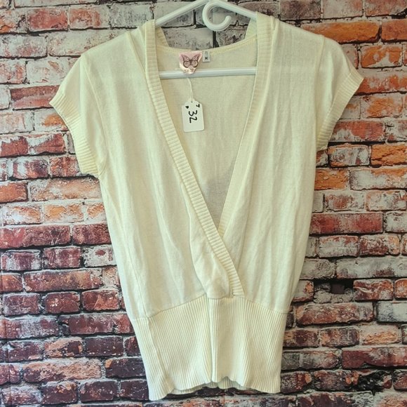 Cotton Emporium Sweaters - COTTON EMPORIUM Short Sleeve Open-Hooded Sweater M